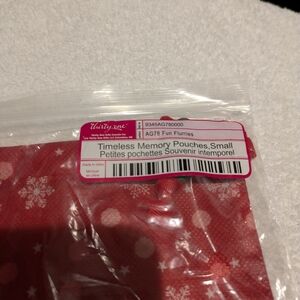Thirty-one Red Snowflake Pouch